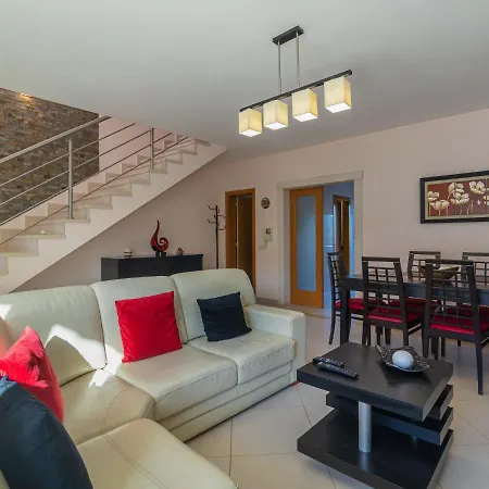 Bela Vitta By Interhome Ferreiras